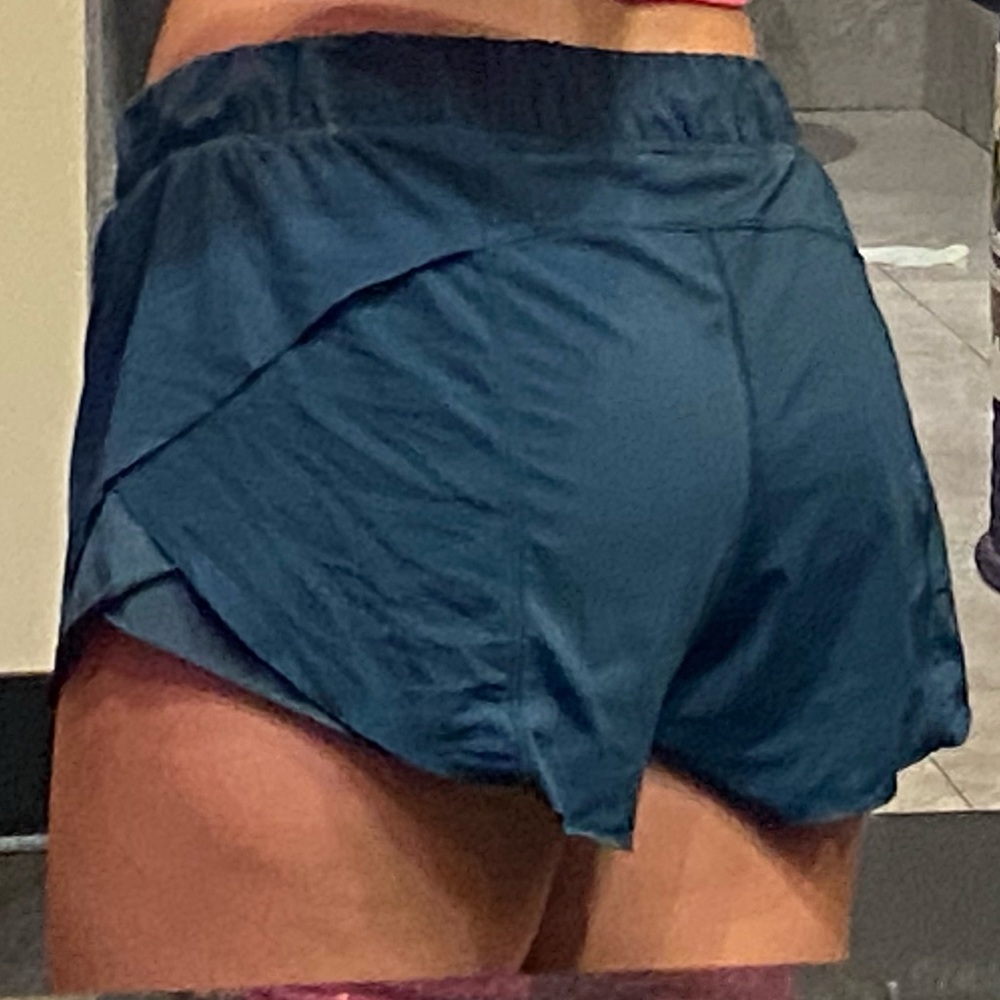 Lululemon - Picture 2 of 4